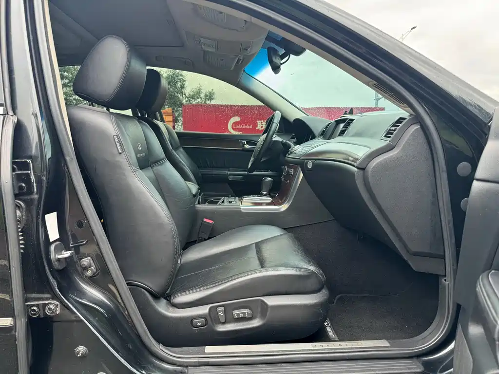 Infiniti M — миниатюра 6