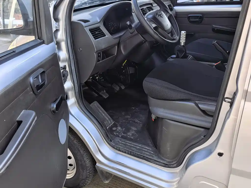 Wuling Rongguang S — миниатюра 7