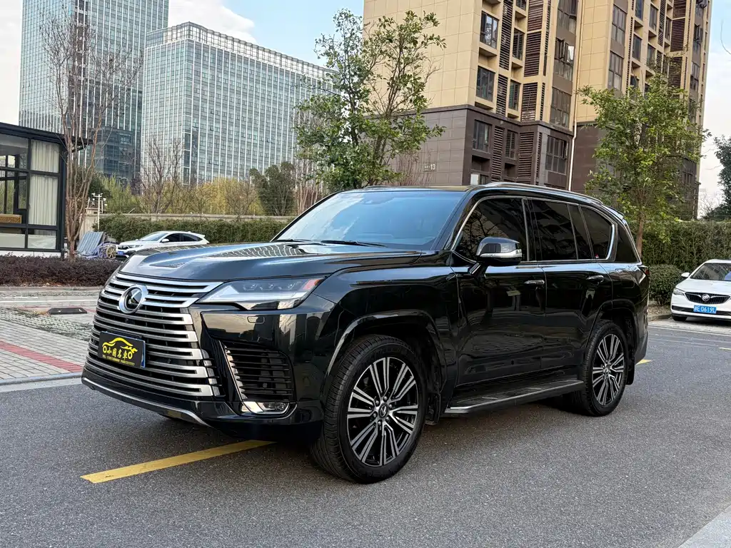 Lexus LX 2024