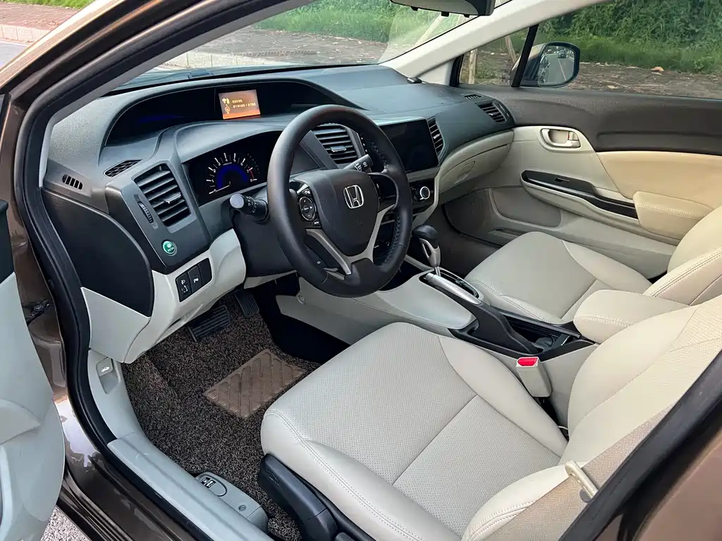 Honda Civic — миниатюра 8