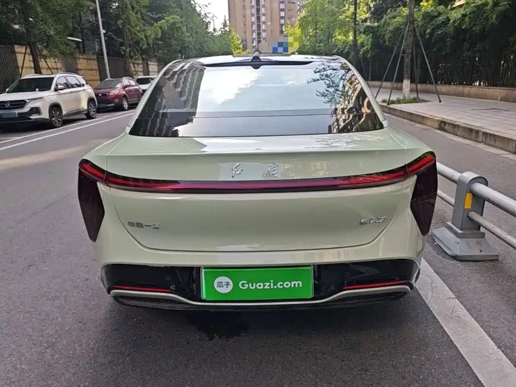 Hongqi Hongqi EH7 — миниатюра 6