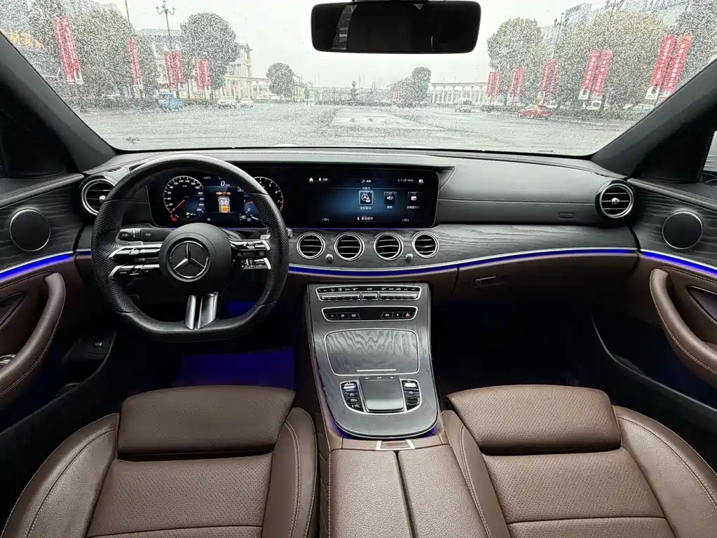 MERCEDES-BENZ E CLASS