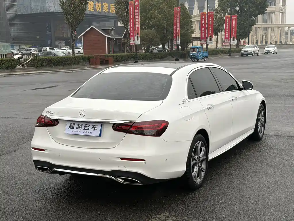 MERCEDES-BENZ E CLASS