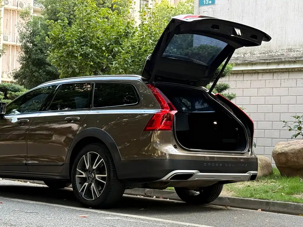 Volvo V90 — миниатюра 7