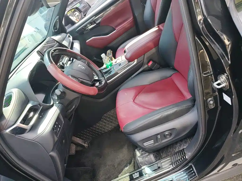 Toyota Crown Kluger — миниатюра 15