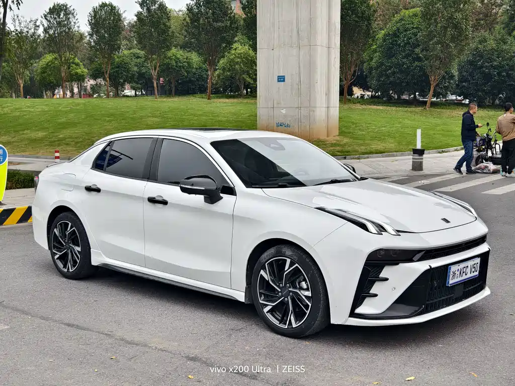 Lynk & Co 03 — миниатюра 3