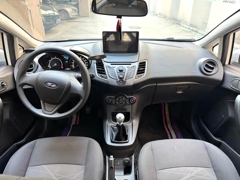 Ford Fiesta — миниатюра 9