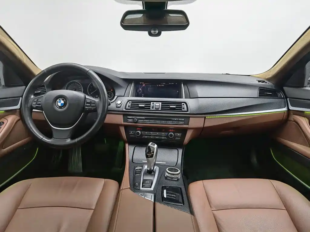 BMW 5 Series — миниатюра 5
