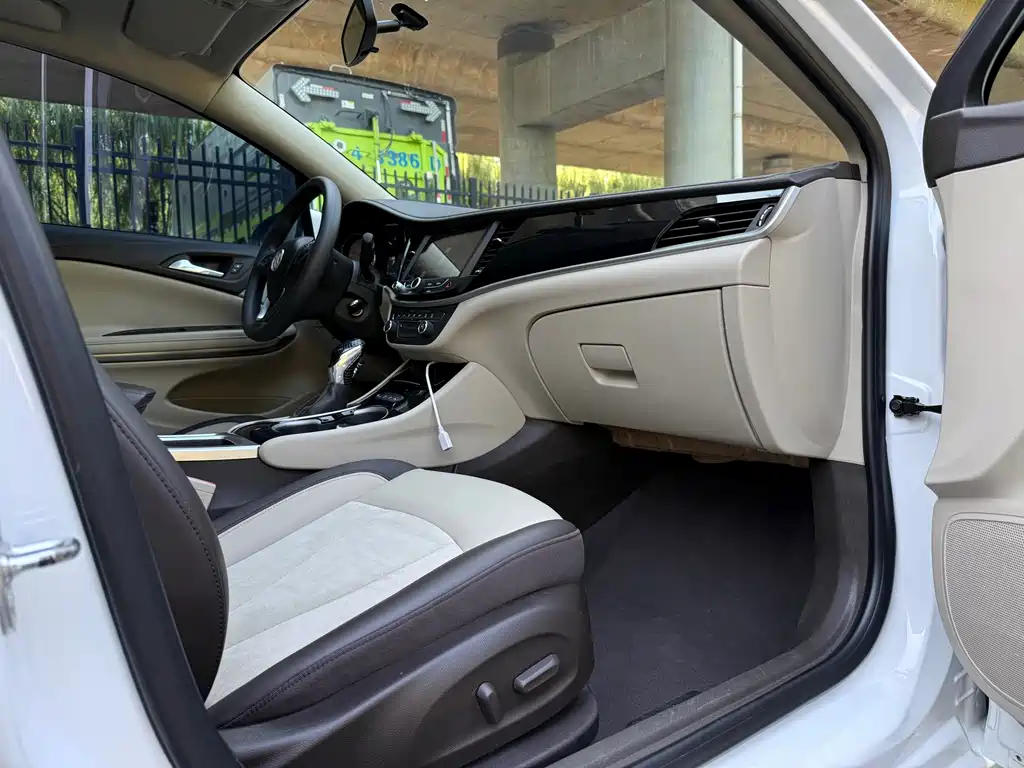 Buick Verano — миниатюра 9
