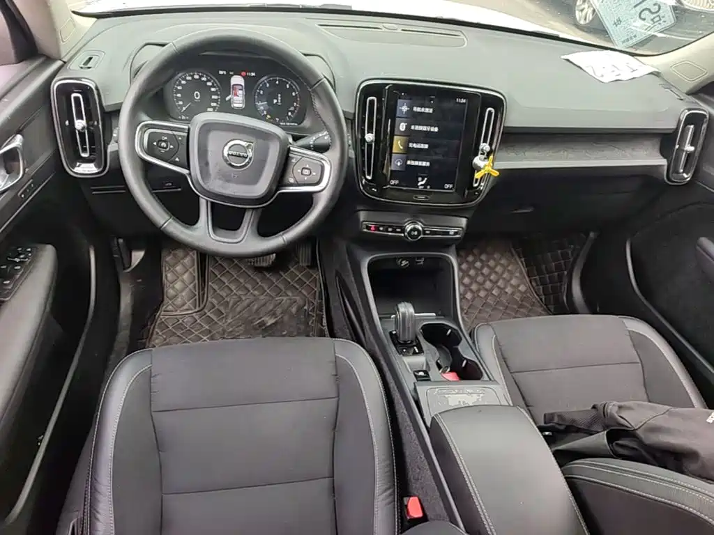Volvo XC40 — миниатюра 10