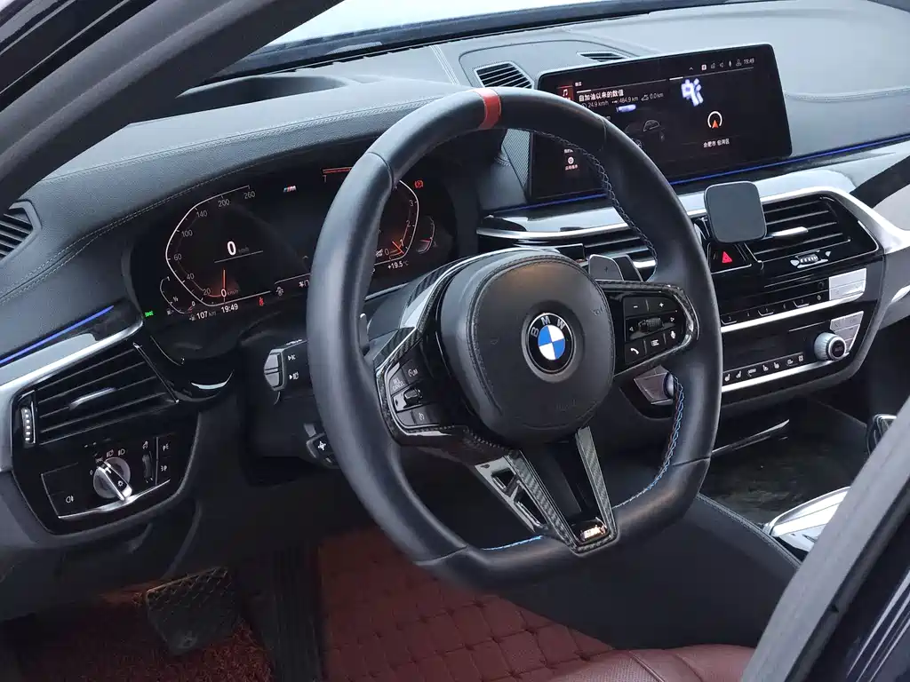 BMW 5 Series — миниатюра 17