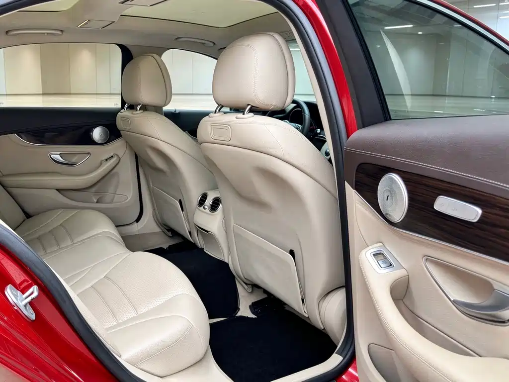 Mercedes-Benz C-Class — миниатюра 12