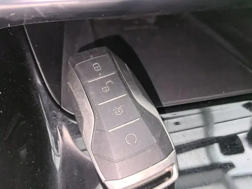BYD PLUS New Energy — миниатюра 9