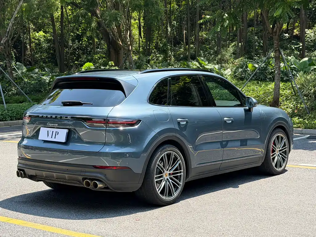 Porsche Cayenne — миниатюра 9