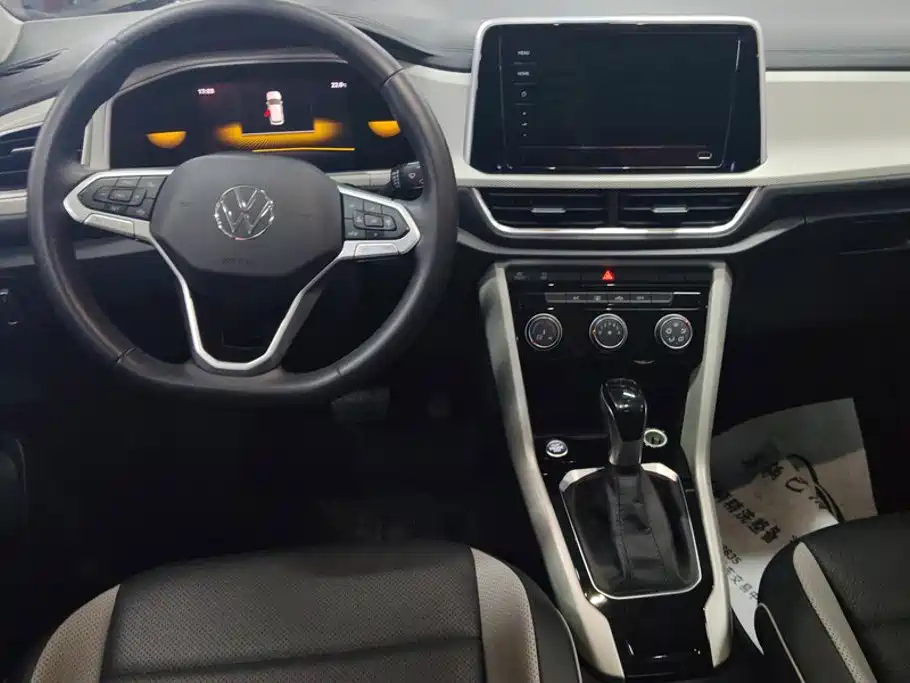 Volkswagen T-Roc — миниатюра 12