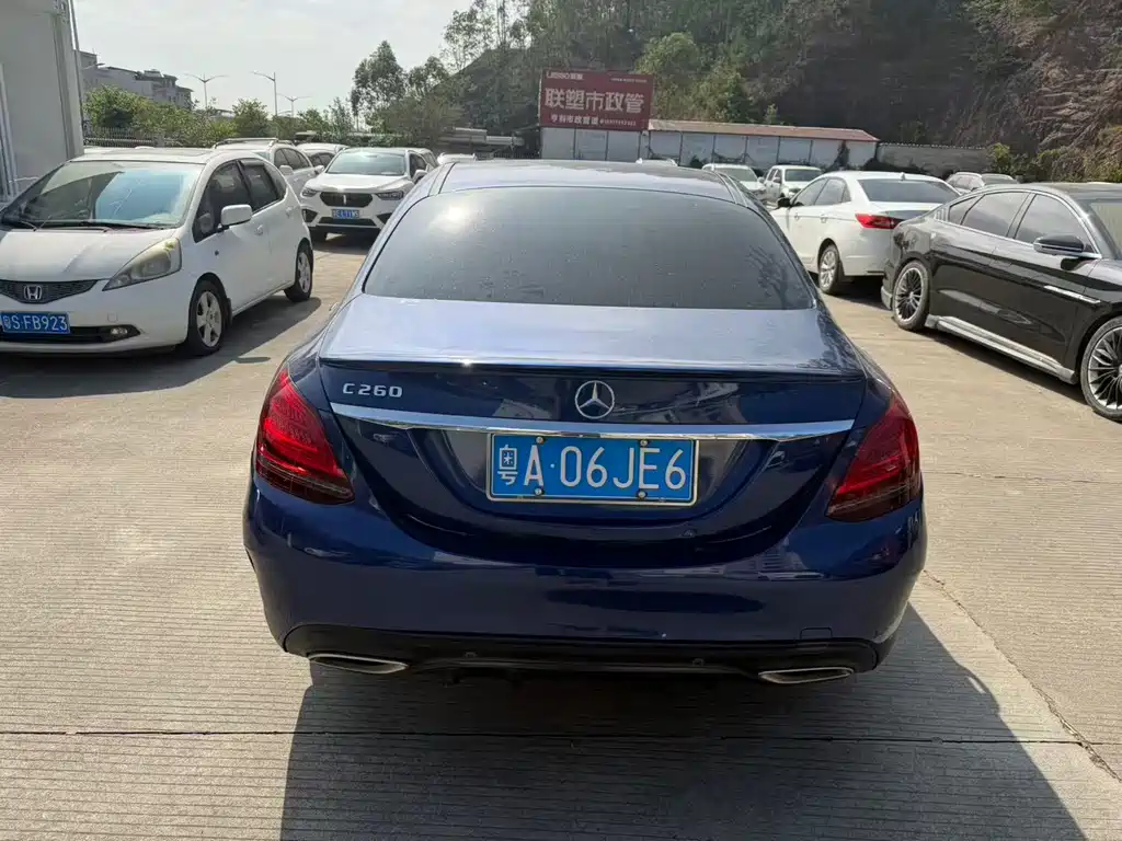 Mercedes-Benz C-Class — миниатюра 8