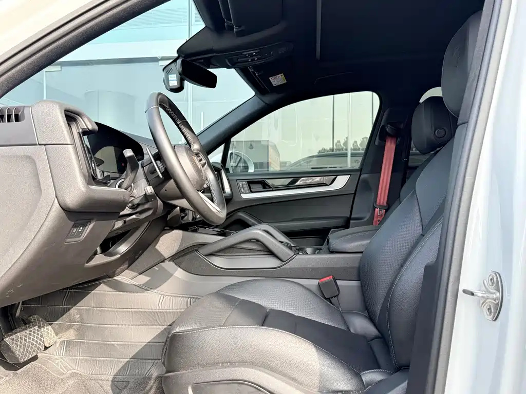 Porsche Cayenne — миниатюра 8