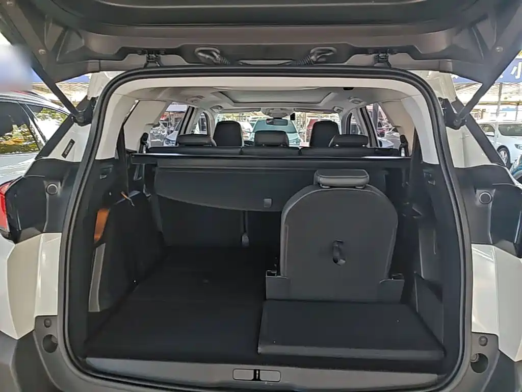 Peugeot 5008 — миниатюра 19