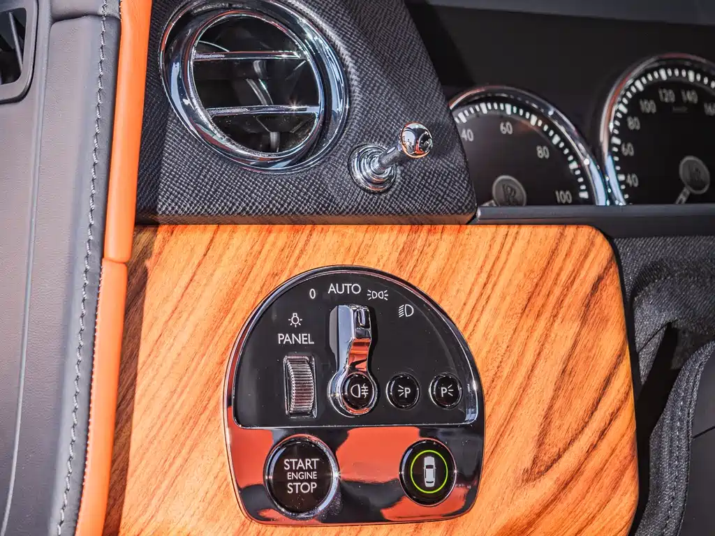 Rolls-Royce Cullinan 2018 мест