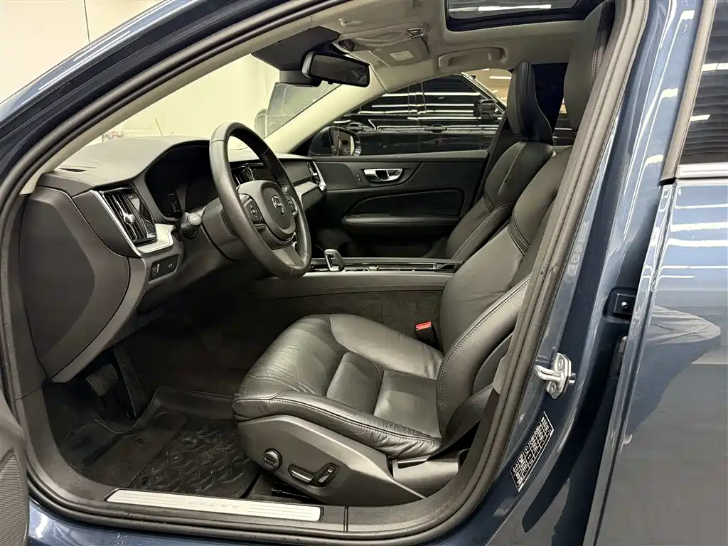 Volvo S60 2022 B4 Luxury