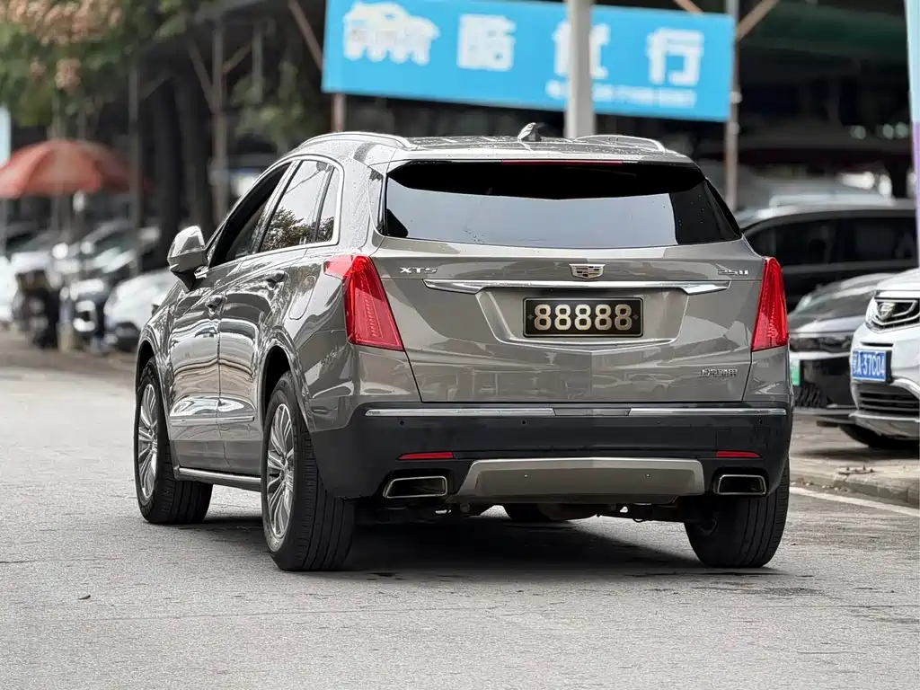 Cadillac XT5 — миниатюра 4