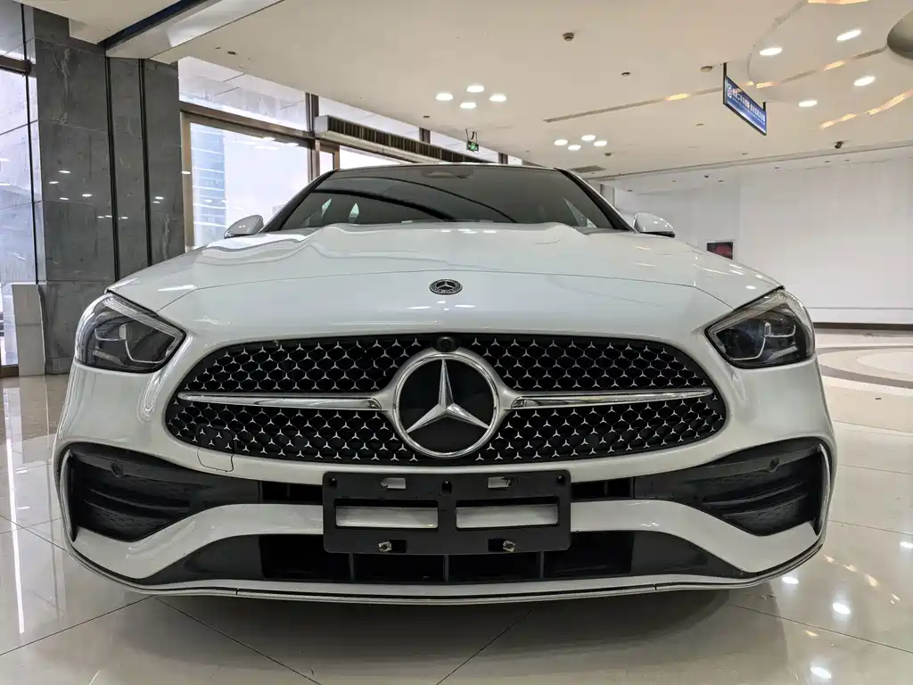 Mercedes-Benz C-Class — миниатюра 2