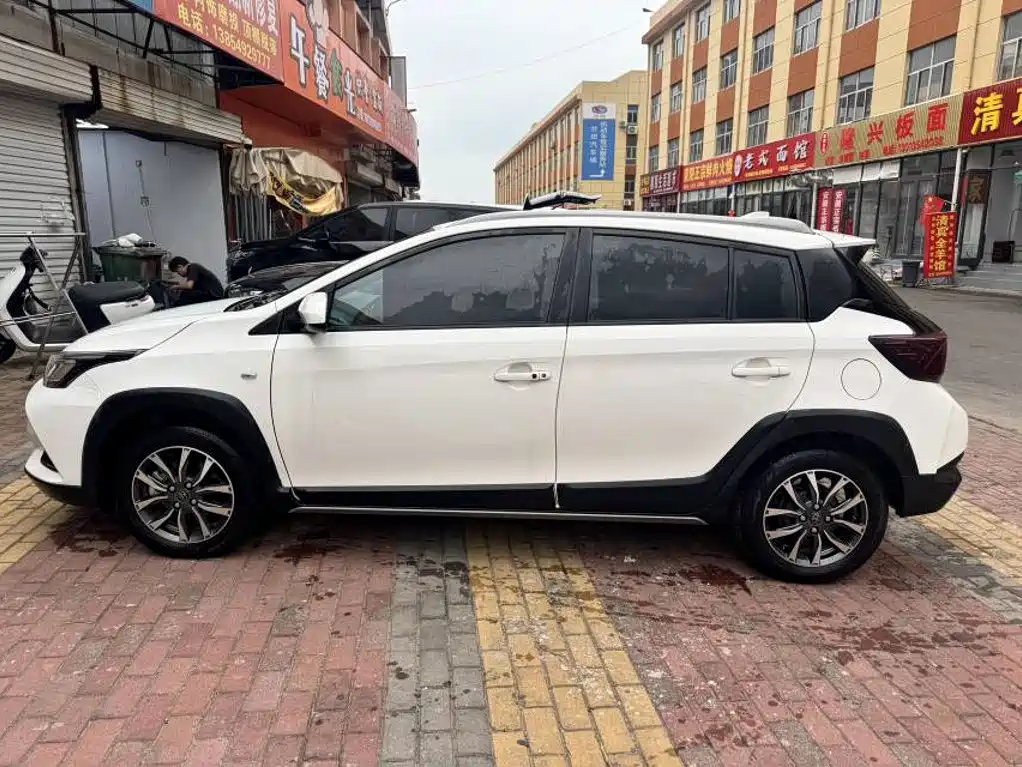 Toyota Yaris L — миниатюра 5