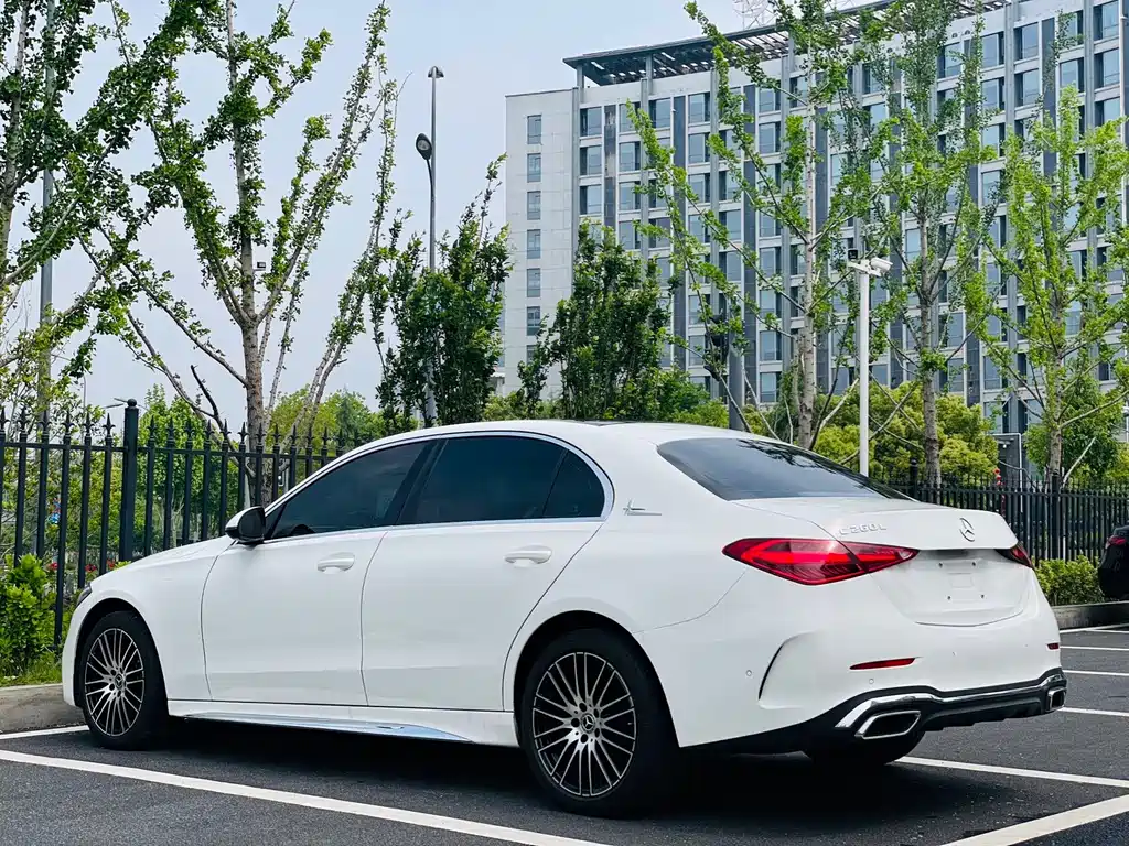 Mercedes-Benz C-Class — миниатюра 8