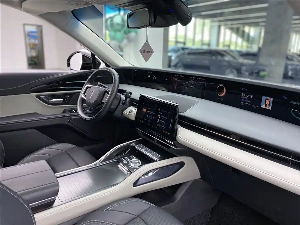 Lincoln Nautilus 2025 2.0T Premium