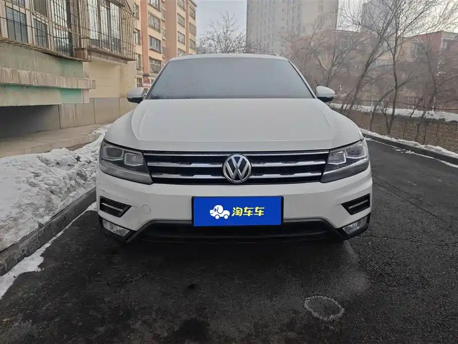 VOLKSWAGEN TIGUAN L