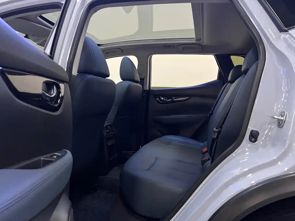 Nissan Qashqai — миниатюра 8