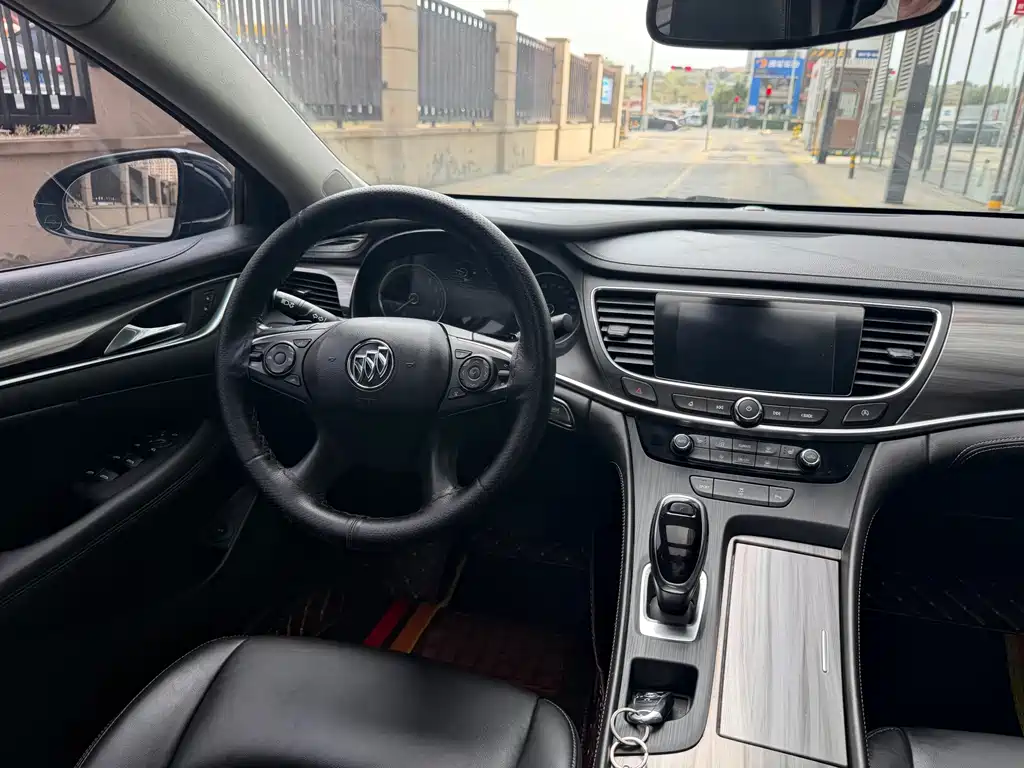 Buick LaCrosse — миниатюра 7