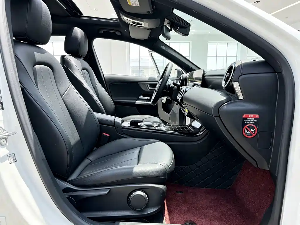 Mercedes-Benz A-Class — миниатюра 9