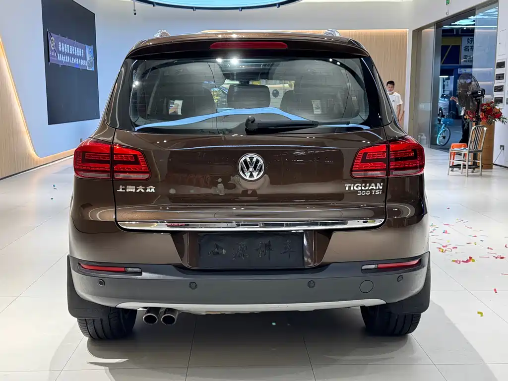 Volkswagen Tiguan 2016 300TSI AT Luxury