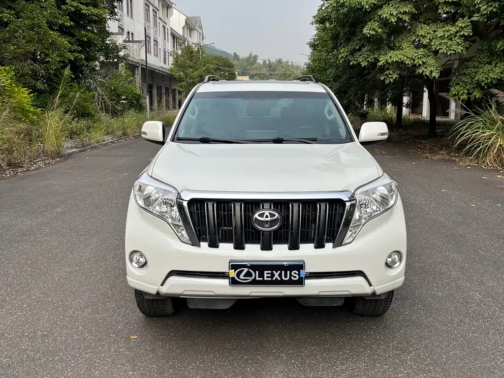 TOYOTA PRADO