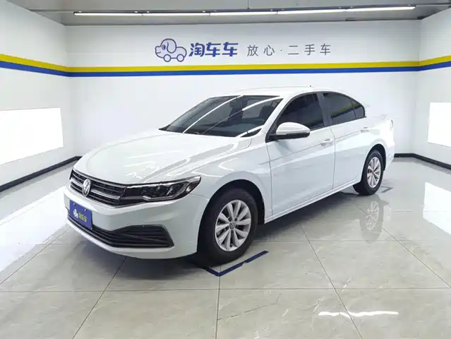 VOLKSWAGEN BORA 2021