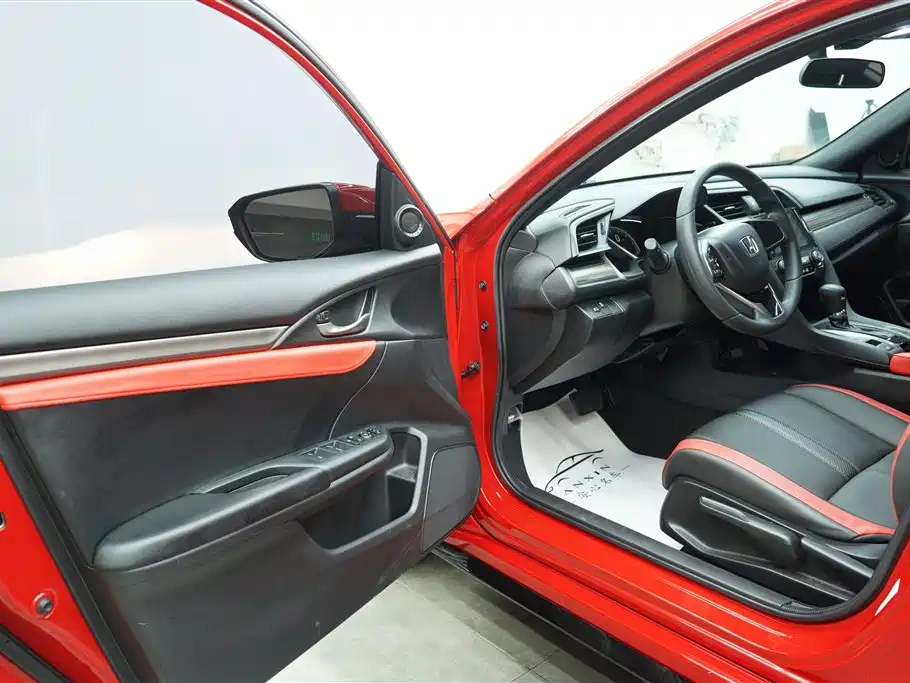 Honda Civic 2021 HATCHBACK 220TURBO CVT