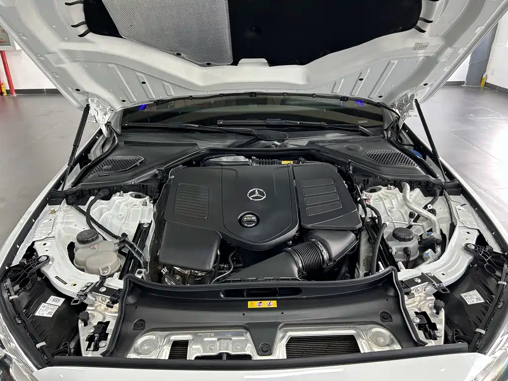 Mercedes-Benz E-Class — миниатюра 15