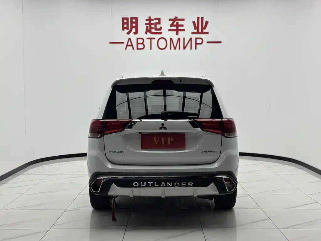 Mitsubishi Outlander — миниатюра 9