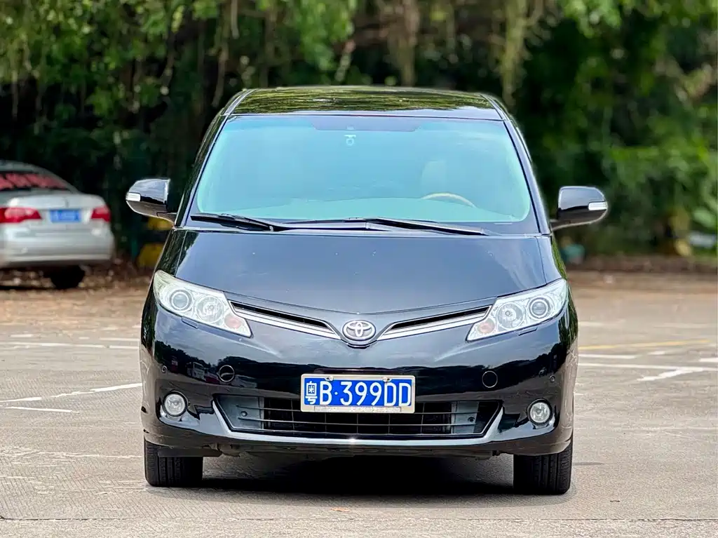 Toyota Previa — миниатюра 2