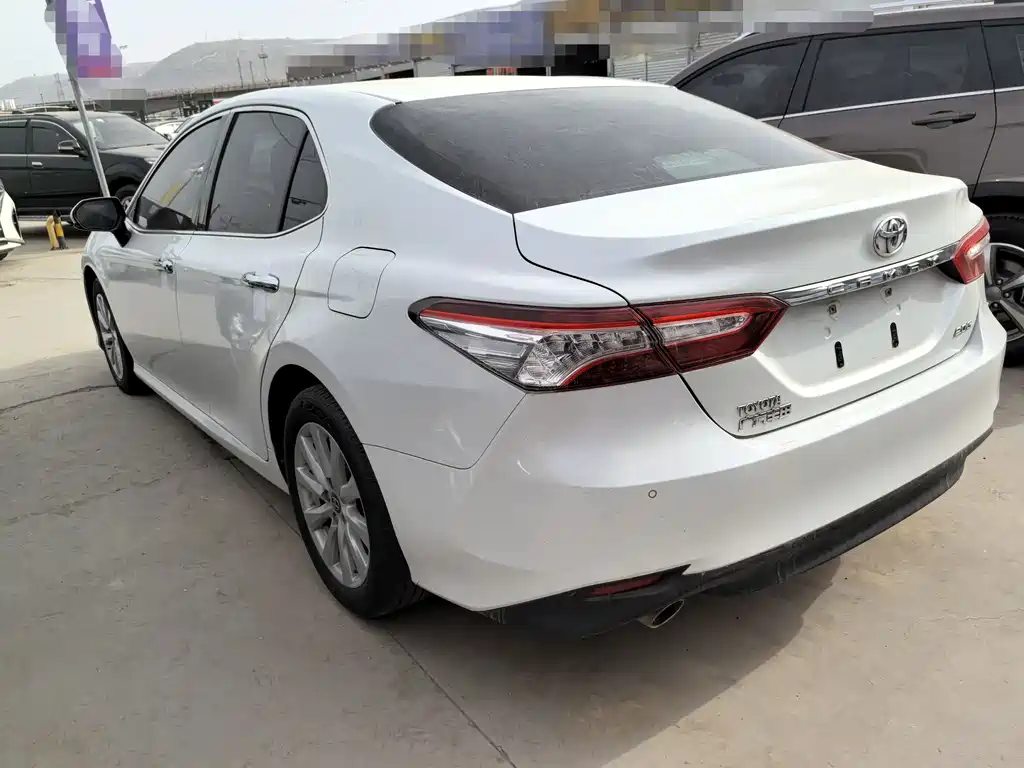 TOYOTA CAMRY