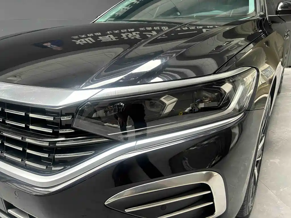 Volkswagen Passat 2025 380TSI