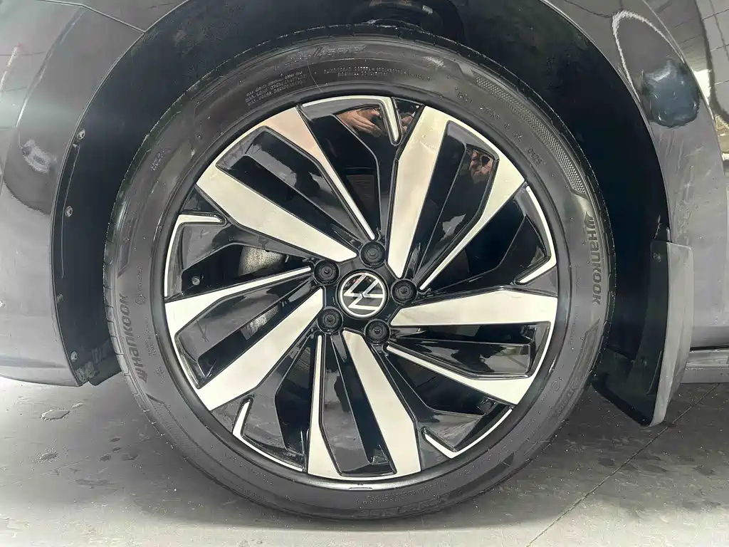 Volkswagen Passat 2025 380TSI