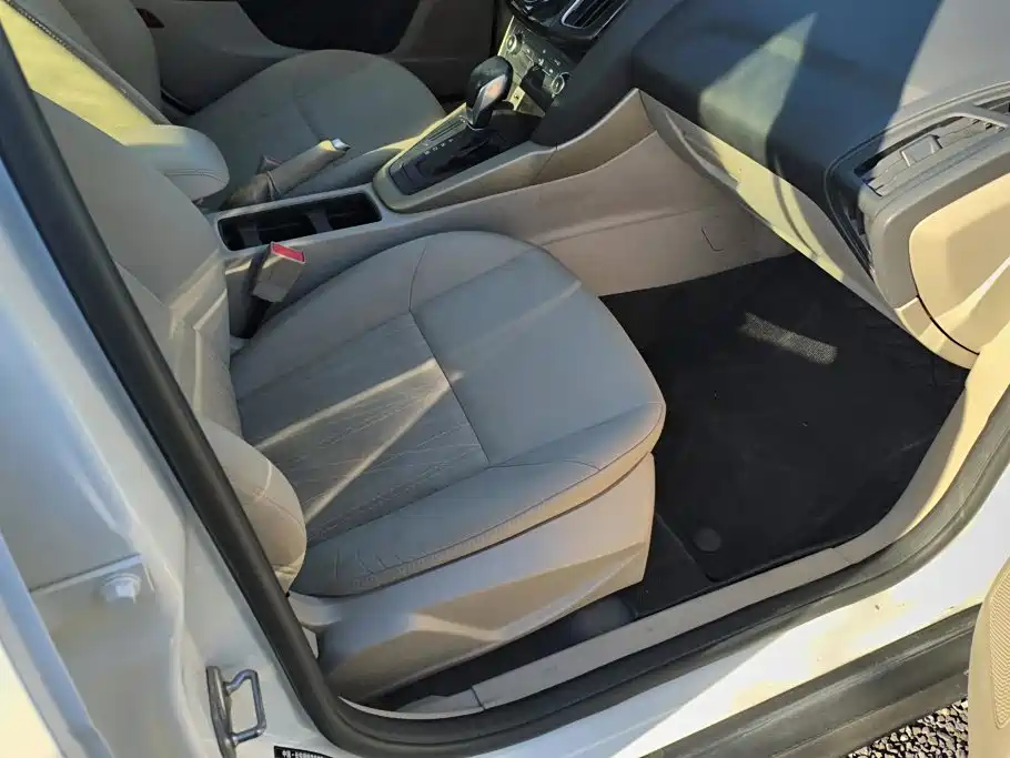 Ford Focus — миниатюра 8