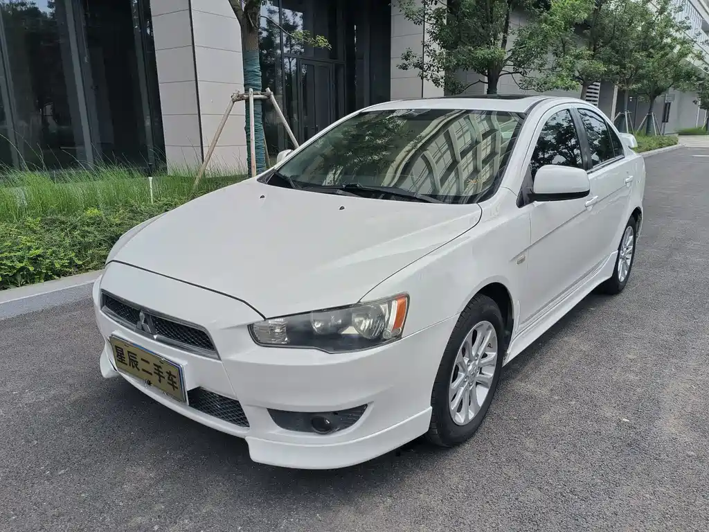 Mitsubishi Lancer EX 2012