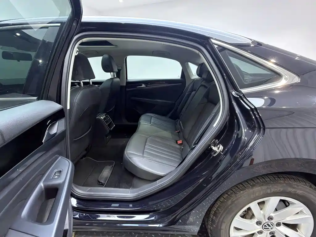 Volkswagen Passat — миниатюра 13