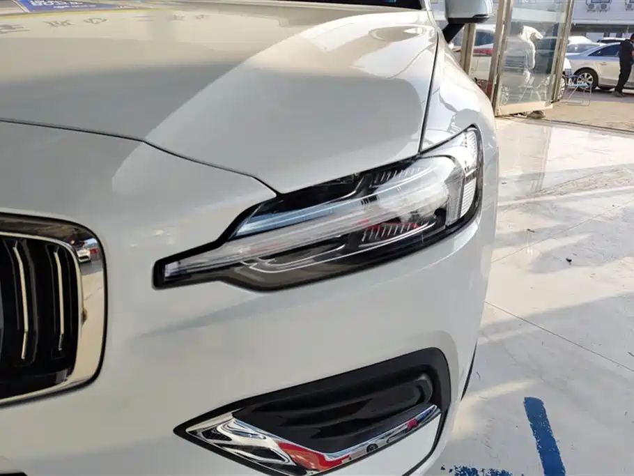 Volvo S60 2026 B4 Luxury