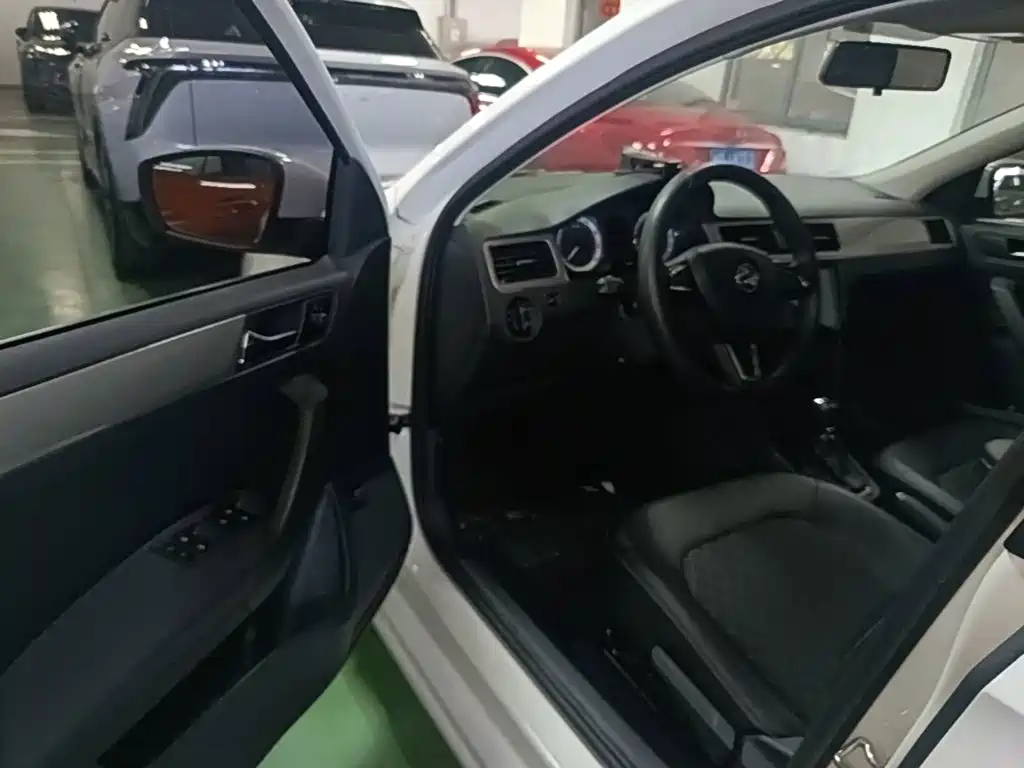 Skoda Rapid — миниатюра 16
