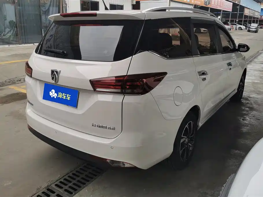 BAOJUN 360