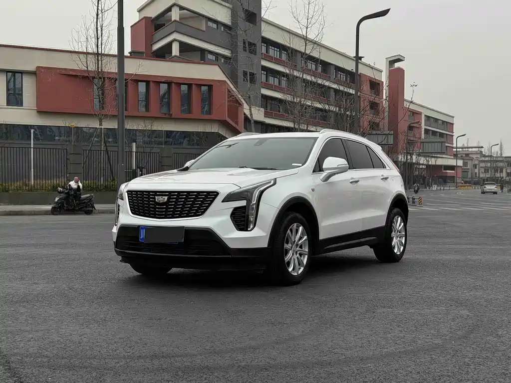 CADILLAC XT4